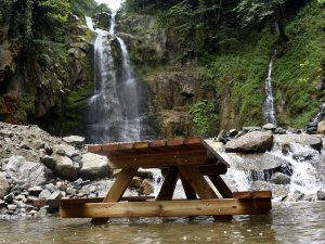 Çağlayanbidi Şelalesi Doğal Güzelliği İle İlgi Çekiyor