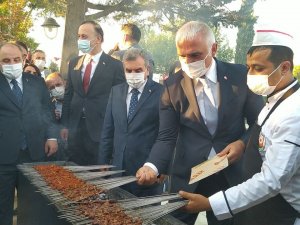 Bakan Ersoy Ciğer Kebabı Pişirdi, Bakan Varank İse İzledi