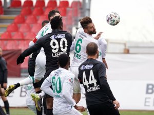 Giresunspor’da Mehmet Taş Takımdan Ayrıldı