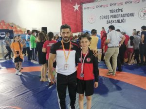 Ağrılı Bayan Güreşçi Türkiye Şampiyonu Oldu