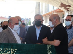 Şeyhülkurrâ Hafız Mikdat Temiztürk Hoca Fatih’te Son Yolculuğuna Uğurlandı