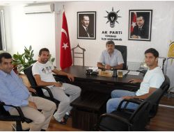 Eskişehirsporlu Futbolculardan Ak Parti’ye Ziyaret
