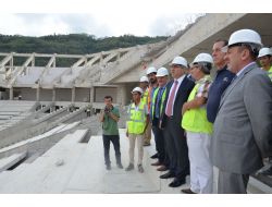Toki Başkanı Mehmet Ergün Turan Akyazı Stadı’nda İncelemelerde Bulundu