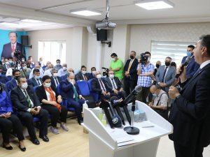 Bakan Varank: Bizim Bakanımız Müsilaj Temizlerken İ̇bb Başkanı Antep’e Gitmiş Baklava Açıyor