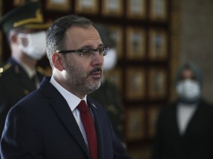 Bakan Kasapoğlu’ndan Milli Güreşçilere Tebrik