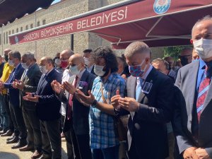 Hikmet Onur Son Yolculuğuna Uğurlandı