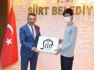 Suriyeli Genç Lgs’de Türkiye Birinciliğini Paylaşan 97 Öğrenciden Biri Oldu