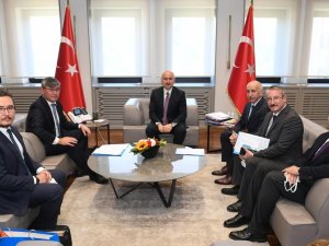 Bakan Karaismailoğlu, Kazakistan Cumhuriyeti Ankara Büyükelçisi Saparbekuly’u Makamında Kabul Etti