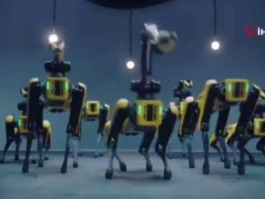 Boston Dynamics Robotları, Güney Koreli Ünlü K-pop Grubu Bts İle Dans Etti