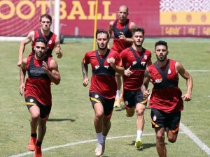 Galatasaray, Günü Çift İdmanla Tamamladı