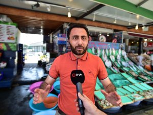 Balıkçılar Müsilajdan Endişe Edenlere Seslendi: "Gönül Rahatlığıyla Balık Yiyebilirsiniz"