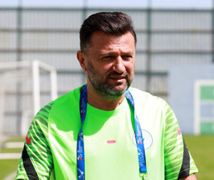 Çaykur Rizespor Teknik Direktörü Bülent Uygun: "Transferde acele etmiyoruz"