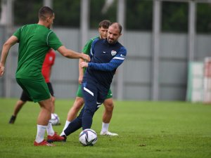 Bursaspor Teknik Direktörü Mustafa Er Ve Yardımcısı Batalla’dan Özel Ders