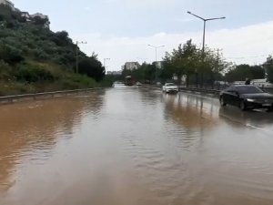 İ̇stanbul’da Yoğun Yağış Etkili Oldu