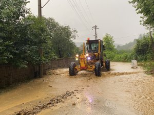 Düzce Valisi Atay: "Riskli Evlerde Kimse Kalmasın"