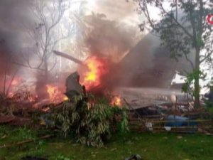 Filipinler’deki Askeri Uçak Kazasında Ölü Sayısı 29’a Yükseldi