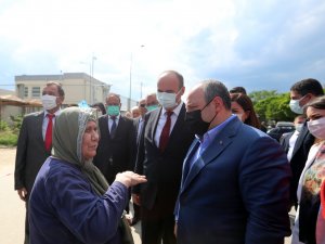 Bakan Varank, Kapıkule Sınır Kapısı’nda Gurbetçilerle Buluştu