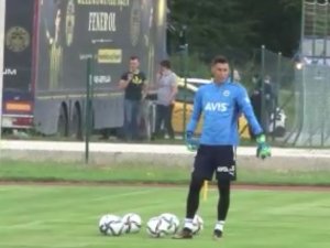 Fenerbahçe’de Kaleciler Sıkı Çalışıyor