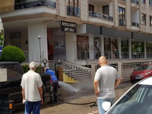 Ti̇m Çamura Bulunan Sokakları Pırıl Pırıl Yaptı