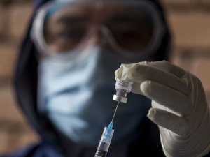 İ̇ngiltere’de İki Doz Aşı Olan Kişilere Karantina Uygulamayacak