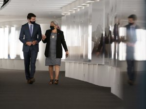 İ̇lk Kez Yerli Halktan Biri Kanada Genel Valisi Olarak Atandı