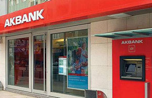Akbank'tan hizmet kesintilerine ilişkin yeni açıklama