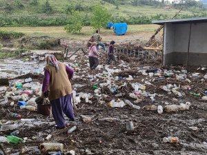 Baraj Kapakları Açıldı, Evler Sular Altında Kaldı