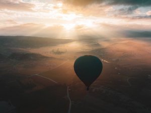 3 Bin Yıllık Vadide Sıcak Hava Balonları Uçmaya Başladı