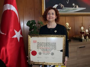 Türkiye’nin İlk Türk Kadın Doktorunun Diploması Giresun Üniversitesi’ne Bağışlandı