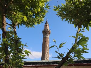 825 Yıllık Sivas Ulu Camii’nin Restorasyon Çalışmalarına Eğik Minaresinden Başlanacak