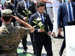 Srebrenitsa Soykırımının 19 Kurbanı Toprağa Verildi