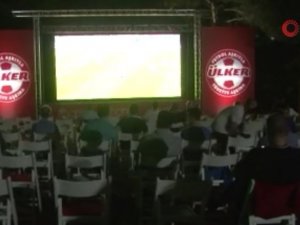 Euro 2020 Final Maçı Kurulan Dev Ekranda İzleniyor