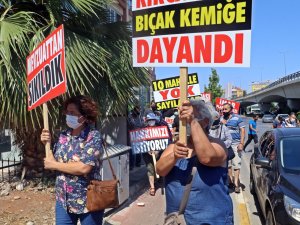 İ̇mar Planları İptal Edilen Mahalleliden Siyah Çelenkli Eylem