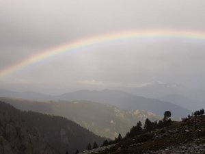Artvin’de Kartpostallık Gök Kuşağı Manzarası