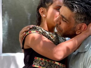 Filistinli 8 Yaşındaki Leyla, Özgürlüğüne Kavuşan Babasıyla İlk Kez Görüştü