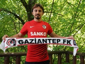 Denizlispor’un Başarılı Oyuncusu Recep Niyaz, Gaziantep Fk İle Sözleşme İmzaladı