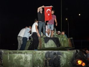 Türk Milleti Hainlere ’Dur’ Dedi