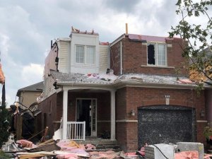 Kanada’yı Kasırga Vurdu: 8 Yaralı