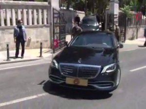 Cumhurbaşkanı Erdoğan Anne Ve Babasının Kabrini Ziyaret Etti