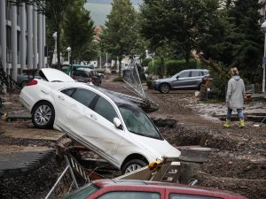 Kuzey Ren Vestfalya Başbakanı Laschet: "Yüzyılın Fırtınası Ülkemizi Vurdu"