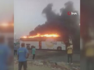 Mısır’da Yolcu Otobüsü Alev Alev Yandı