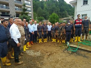 Bakanlar Sel Bölgesindeki İncelemelerin Ardından Açıklamalarda Bulundu