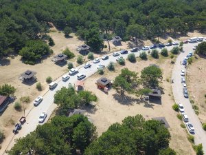 Sıcaktan Bunalan Manisa Ve İ̇zmirliler Spil’e Akın Etti