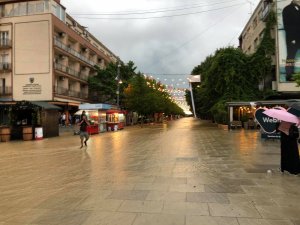 Kosova’da Cadde Ve Sokaklar Göle Döndü