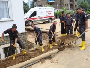 Bayramın 1. Günü Jandarmadan Güneysu’da Temizlik Mesaisi