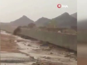 Suudi Arabistan’ın Necran Eyaleti Sel Sularına Teslim Oldu