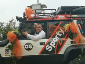 Düğüne Çekiciye Yüklediği Off-road Aracıyla Gitti