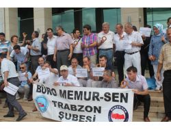Hakim Ve Savcılara Yapılacak Zammı Simit Yiyerek Protesto Ettiler