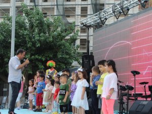 Esenler’de Çocuklar Bayram Etti
