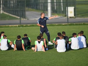 Bursaspor’da Üç Genç Oyuncu Takımdan Gönderildi